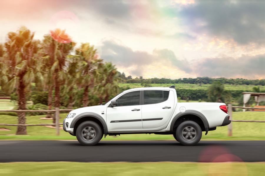  Mitsubishi L200 Triton OutDoor AT 2016 года  (LA) (фото 5 из 11)
